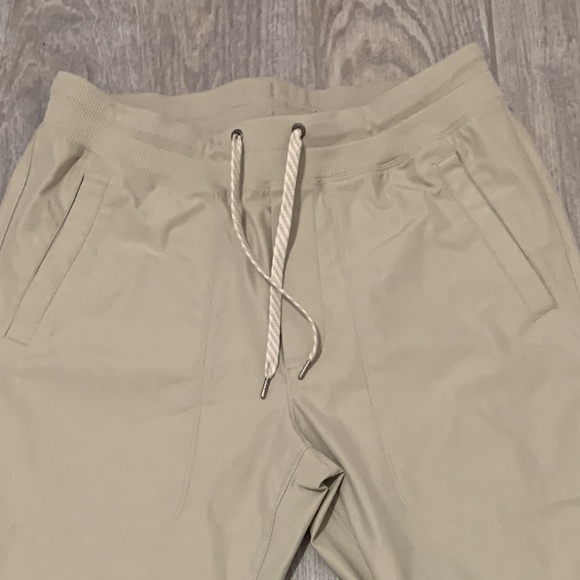 Vuori Other - NWOT! Men's Vuori Ponto Jogger Tan Pants - Large